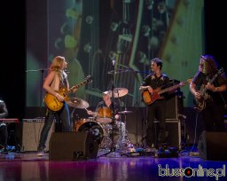 Joanne Shaw Taylor at Bluestracje 2013 (10)